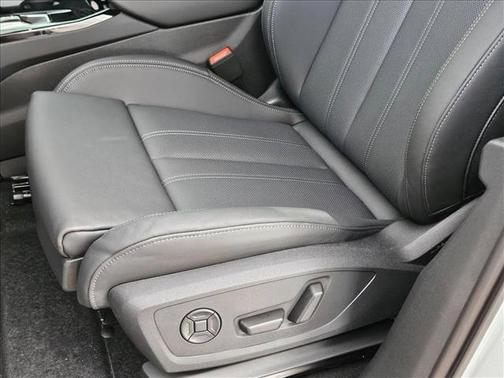 2025 Audi Q6 e-tron Premium Plus