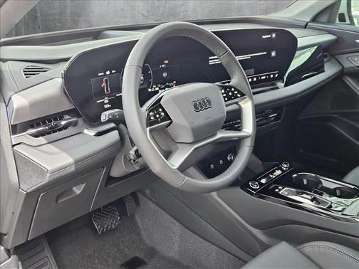 2025 Audi Q6 e-tron Premium Plus
