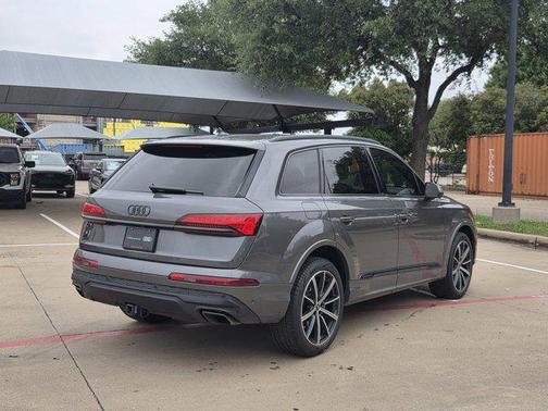 Samurai Gray Metallic 2025 Audi Q7 45 Premium Plus