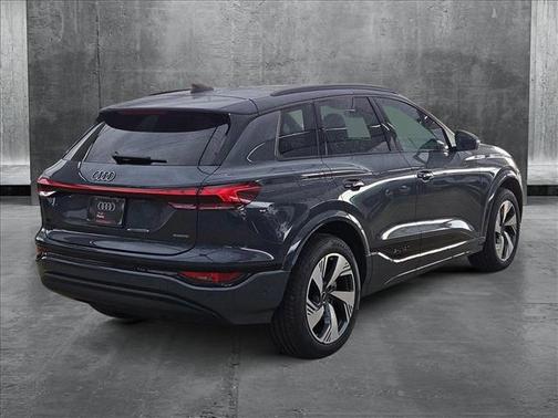 2025 Audi Q6 e-tron Premium Plus quattro