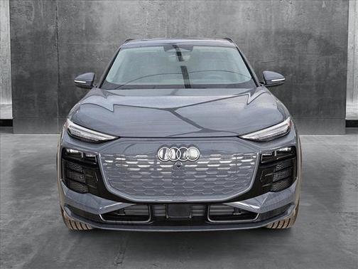 2025 Audi Q6 e-tron Premium Plus quattro