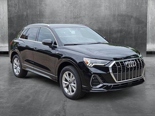 2025 Audi Q3 Premium 45 TFSI S line quattro Tiptronic