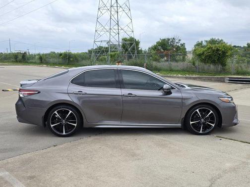 Predawn Gray Mica 2018 Toyota Camry XSE