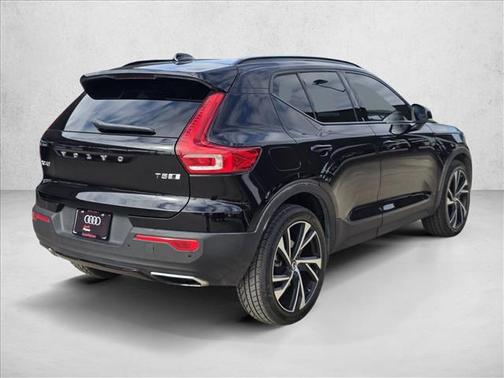 2020 Volvo XC40 T5 R-Design