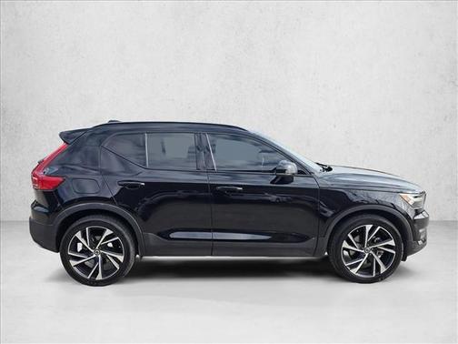 2020 Volvo XC40 T5 R-Design