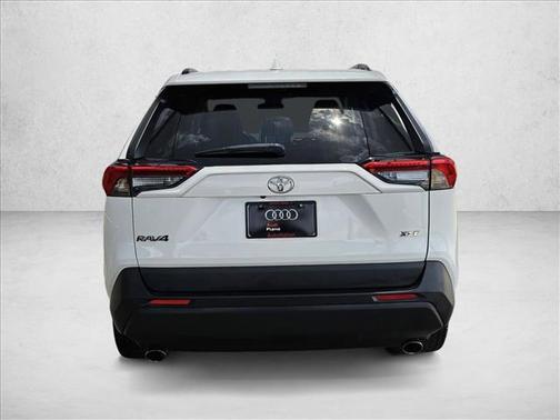Ice Cap 2023 Toyota RAV4 XLE