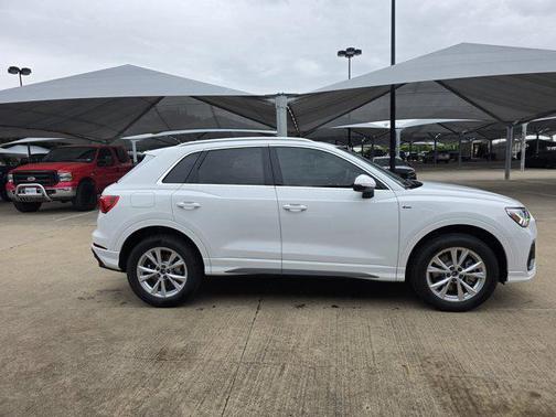 2025 Audi Q3 Premium 45 TFSI S line quattro Tiptronic