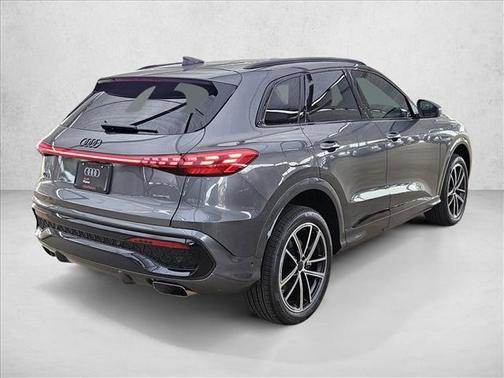 Daytona Gray Metallic 2026 Audi Q5 Premium Plus TFSI quattro S tronic