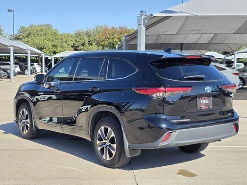 2020 Toyota Highlander Hybrid XLE