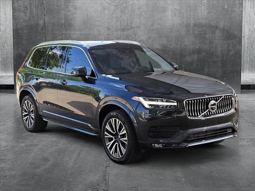 2021 Volvo XC90 T6 Momentum