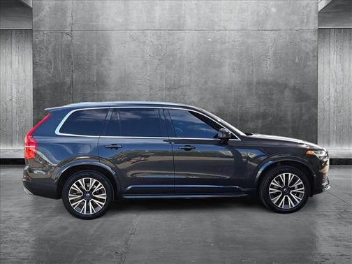 2021 Volvo XC90 T6 Momentum