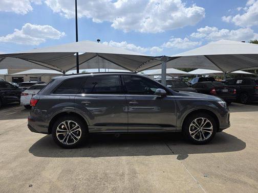 2025 Audi Q7 45 Premium