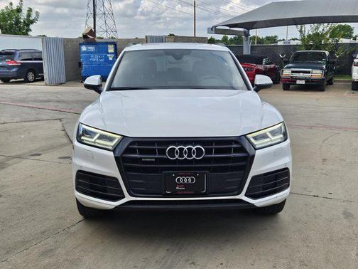 White 2019 Audi Q5 2.0T Premium Plus