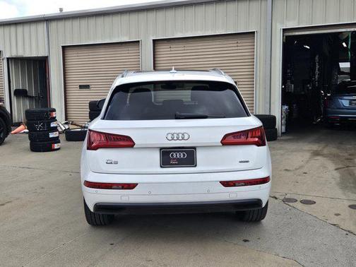 White 2019 Audi Q5 2.0T Premium Plus