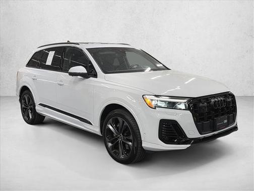 2025 Audi Q7 55 Premium Plus