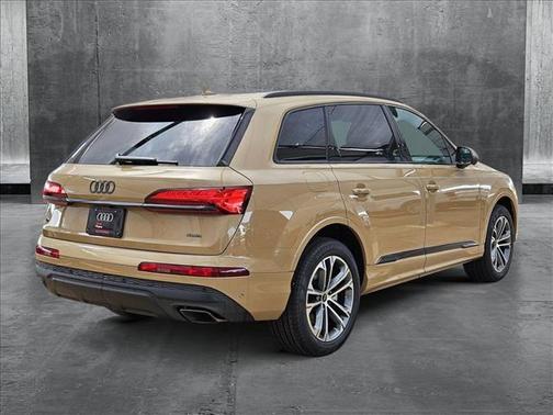 2025 Audi Q7 45 Premium