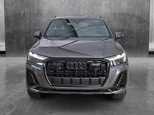 2025 Audi Q7 45 Premium