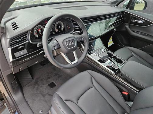 2025 Audi Q7 45 Premium