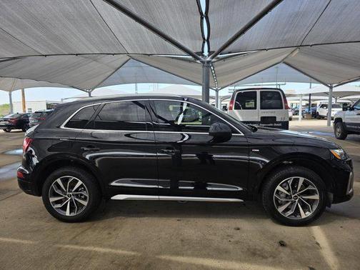 Mythos Black Metallic 2023 Audi Q5 45 S line Premium Plus