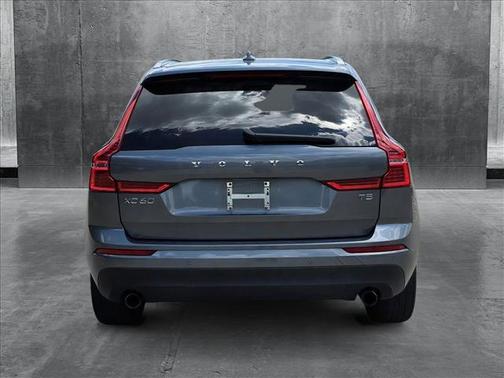 2020 Volvo XC60 T5 Momentum