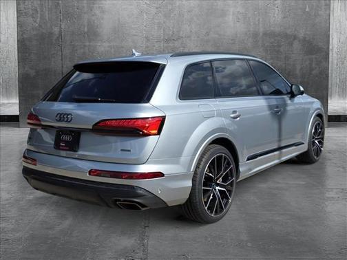 2025 Audi Q7 55 Premium Plus