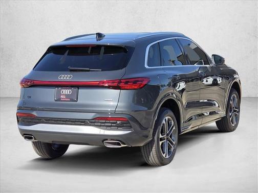 2025 Audi Q5 Premium TFSI quattro S tronic