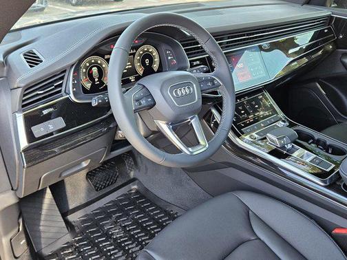 2025 Audi Q8 55 Premium