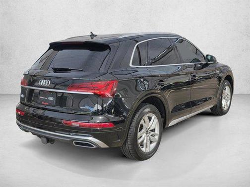 Mythos Black Metallic 2023 Audi Q5 45 S line Premium