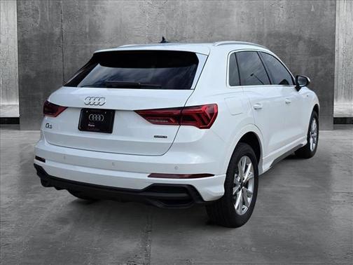 2025 Audi Q3 Premium 45 TFSI S line quattro Tiptronic