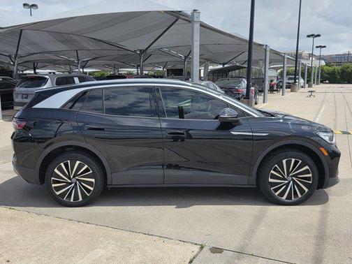 Deep Black 2023 Volkswagen ID.4 Pro S Plus