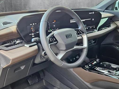 2025 Audi Q6 e-tron Premium quattro