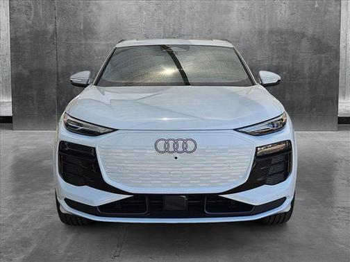 2025 Audi Q6 e-tron Premium quattro