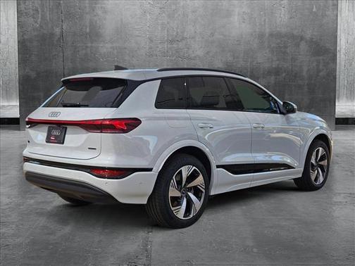 2025 Audi Q6 e-tron Premium quattro