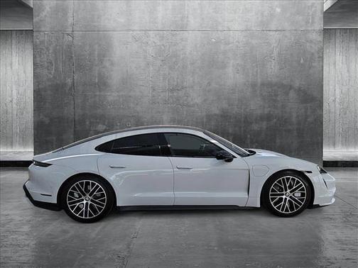 2020 Porsche Taycan Turbo
