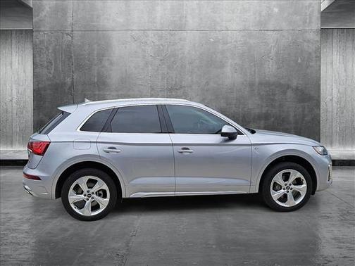 2022 Audi Q5 45 S line Premium Plus