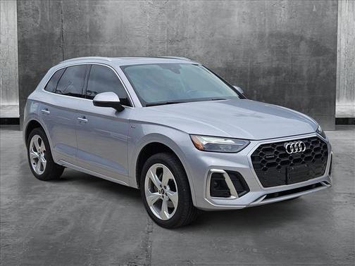 2022 Audi Q5 45 S line Premium Plus