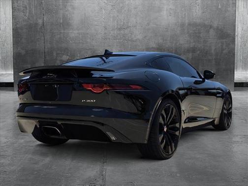2019 Jaguar F-TYPE P300