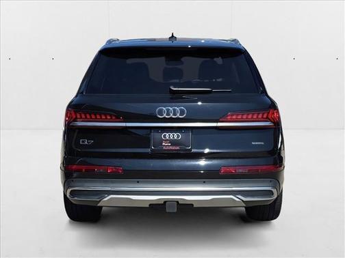 2024 Audi Q7 45 Premium Plus