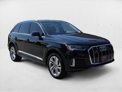2024 Audi Q7 45 Premium Plus