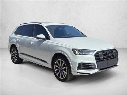 2023 Audi Q7 45 Premium Plus