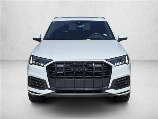 2023 Audi Q7 45 Premium Plus