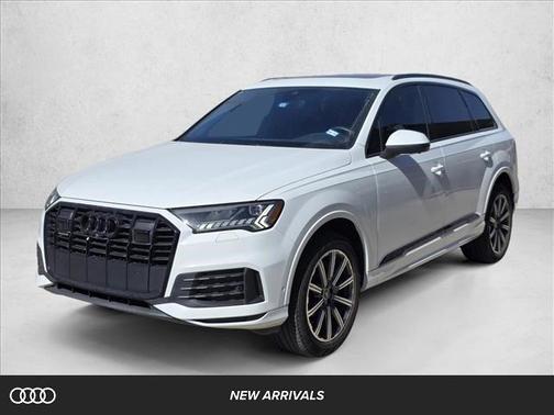 2023 Audi Q7 45 Premium Plus