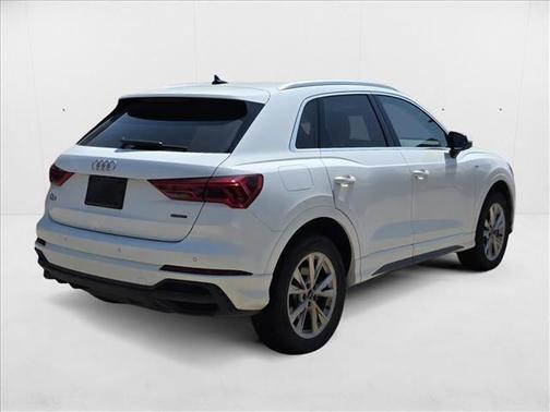 2024 Audi Q3 Premium 45 TFSI S line quattro Tiptronic