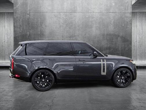 2023 Land Rover Range Rover P530 SE