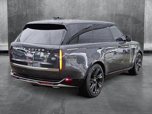 2023 Land Rover Range Rover P530 SE