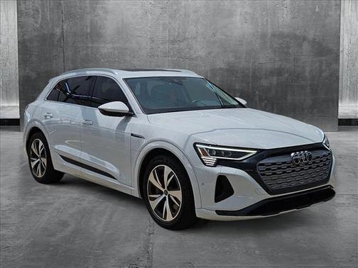 2024 Audi Q8 e-tron Premium Plus