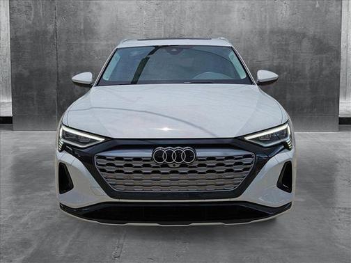 2024 Audi Q8 e-tron Premium Plus
