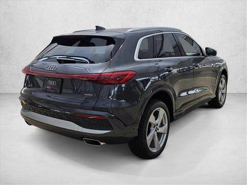 Tambora Gray Metallic 2026 Audi Q5 Premium Plus TFSI quattro S tronic