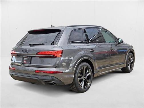 2025 Audi Q7 55 Premium Plus