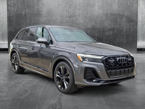 2025 Audi Q7 55 Premium Plus